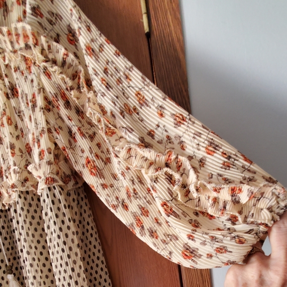 Top - Picture 3 of 6